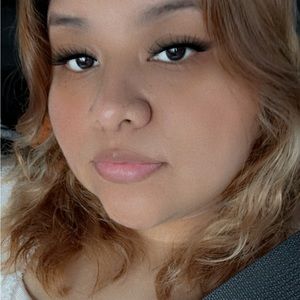 Meet your Posher, Cecilia